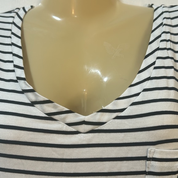 NEIMAN MARCUS BLOUSE WOMEN SZ L SHORT SLEEVE STRIPPED WHITE BLACK W CHERRY NEW - Picture 5 of 9